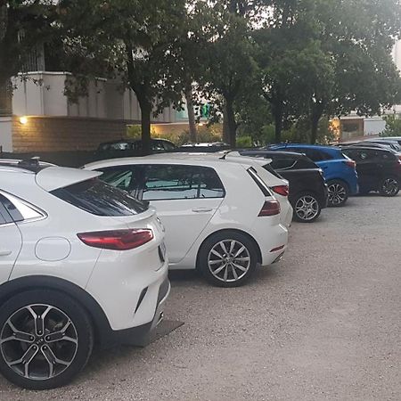 Hotel Monaco - Parcheggio Incluso Min 2 Gg Мілано-Маріттіма Екстер'єр фото