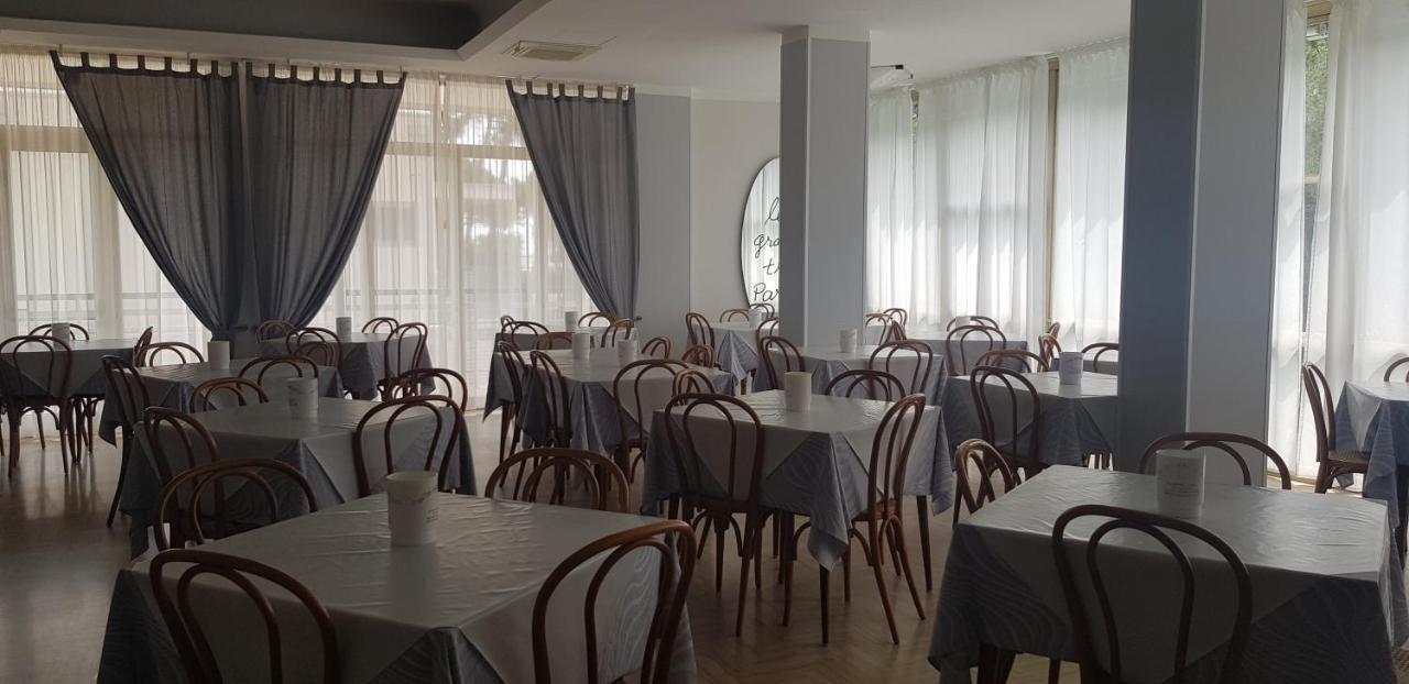 Hotel Monaco - Parcheggio Incluso Min 2 Gg Мілано-Маріттіма Екстер'єр фото