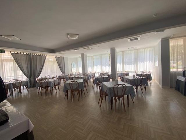 Hotel Monaco - Parcheggio Incluso Min 2 Gg Мілано-Маріттіма Екстер'єр фото