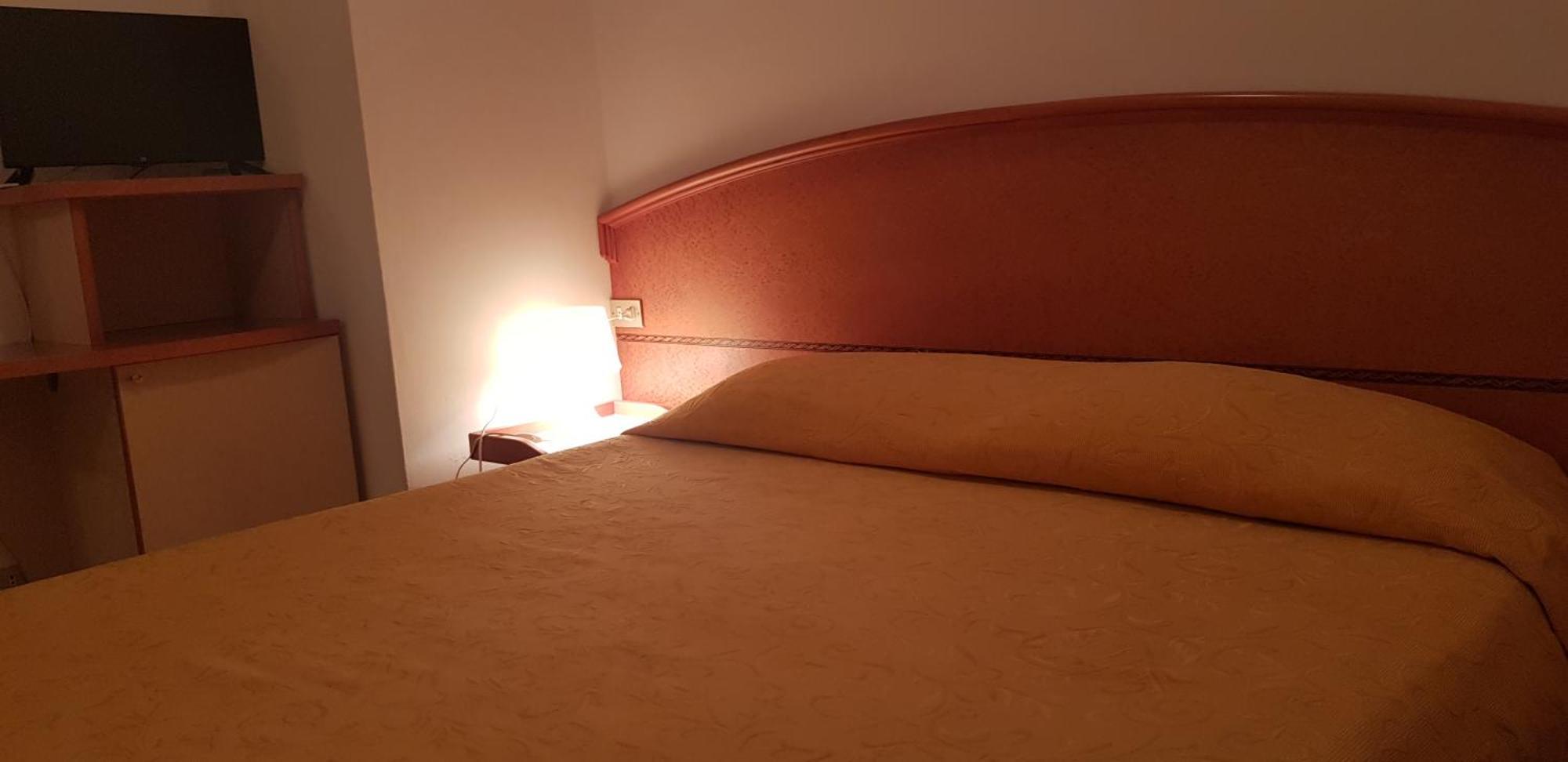 Hotel Monaco - Parcheggio Incluso Min 2 Gg Мілано-Маріттіма Номер фото