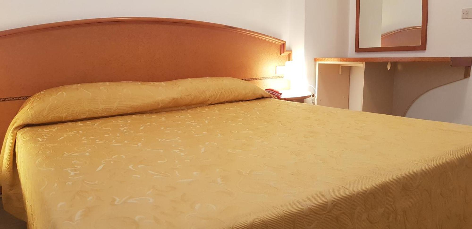 Hotel Monaco - Parcheggio Incluso Min 2 Gg Мілано-Маріттіма Екстер'єр фото