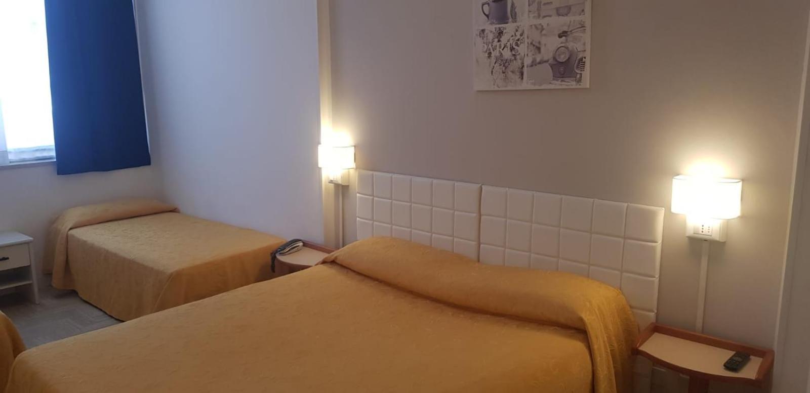 Hotel Monaco - Parcheggio Incluso Min 2 Gg Мілано-Маріттіма Номер фото