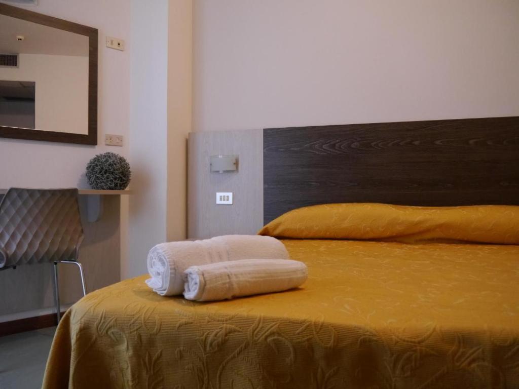 Hotel Monaco - Parcheggio Incluso Min 2 Gg Мілано-Маріттіма Екстер'єр фото