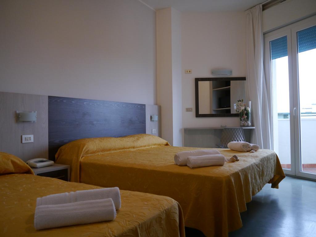 Hotel Monaco - Parcheggio Incluso Min 2 Gg Мілано-Маріттіма Екстер'єр фото