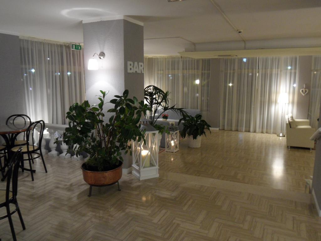 Hotel Monaco - Parcheggio Incluso Min 2 Gg Мілано-Маріттіма Екстер'єр фото