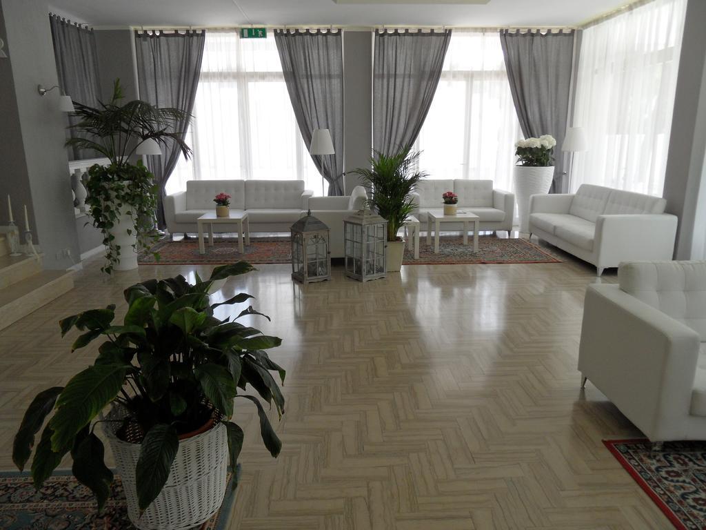 Hotel Monaco - Parcheggio Incluso Min 2 Gg Мілано-Маріттіма Екстер'єр фото