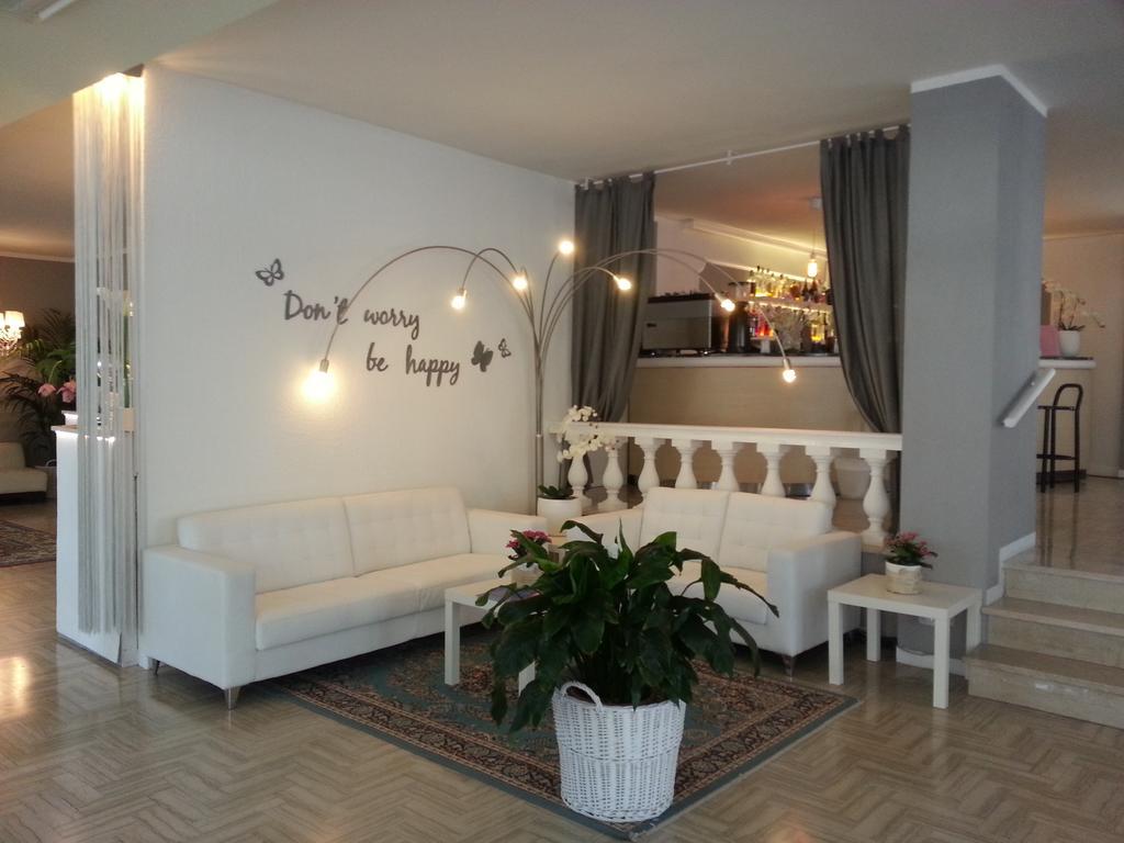 Hotel Monaco - Parcheggio Incluso Min 2 Gg Мілано-Маріттіма Екстер'єр фото